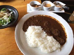 samourais-curry-boeuf-japon
