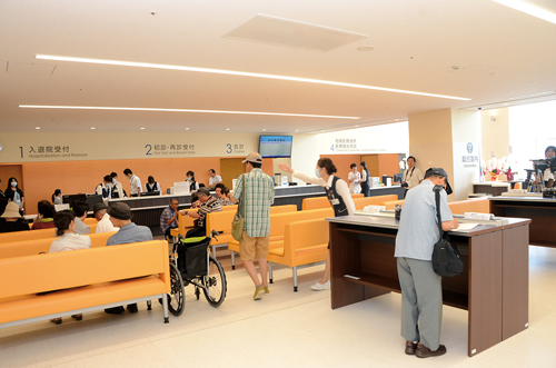 Il y avait peu de patients le 1er septembre après l’inauguration. ©Ishinomaki Hibi Shimbun