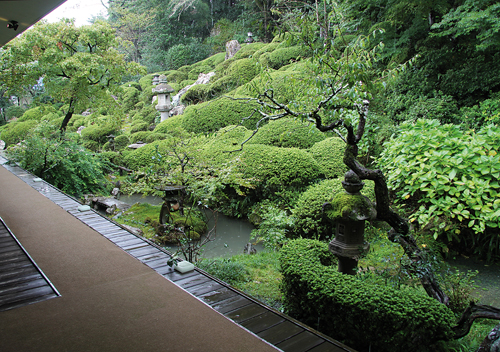 Le restaurant Kao no niwa, à Kôchi, possède lui aussi un magnifique jardin. / Johann Fleuri pour Zoom Japon