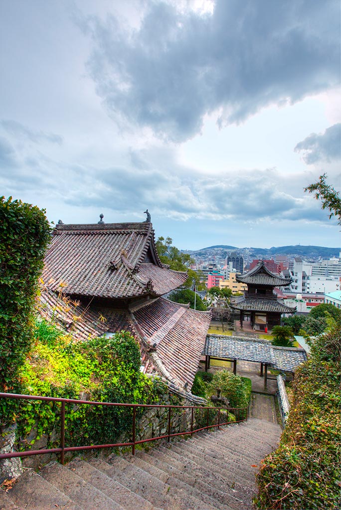La ville de Nagasaki vue du temple Shofuku-ji © NPTA