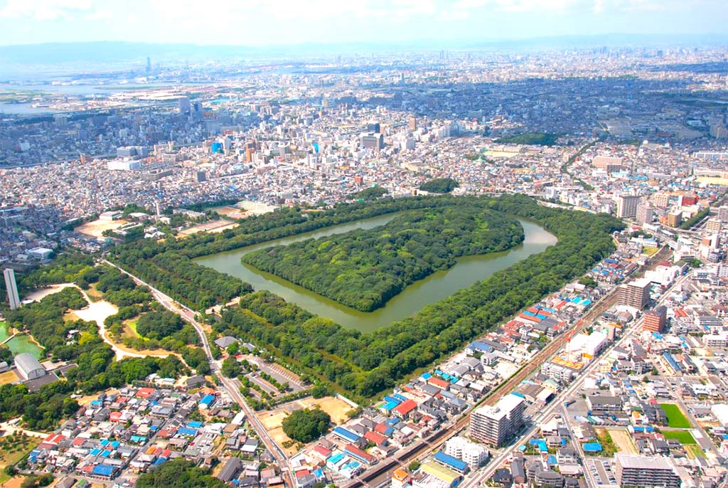 Le kofun de la ville de Sakai a Osaka au Japon