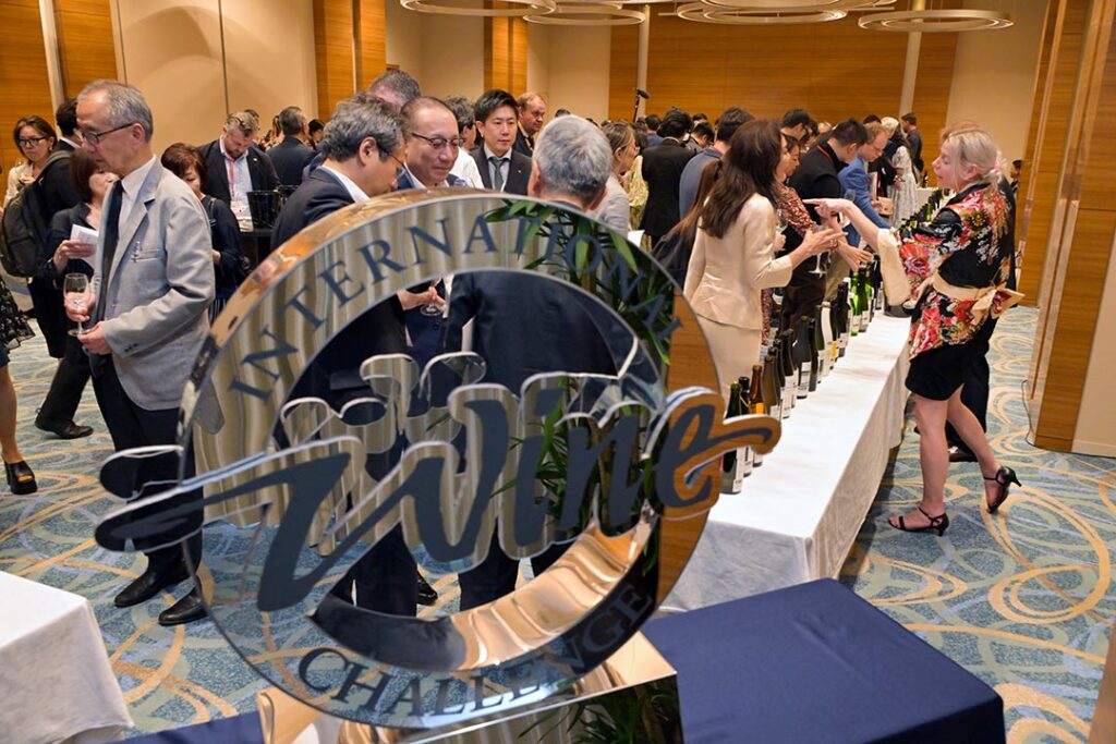 Les invité de la Calédonie du remise de prix de l'IWAC Sake 2026 à Hiroshima. © Eric Rechsteiner
